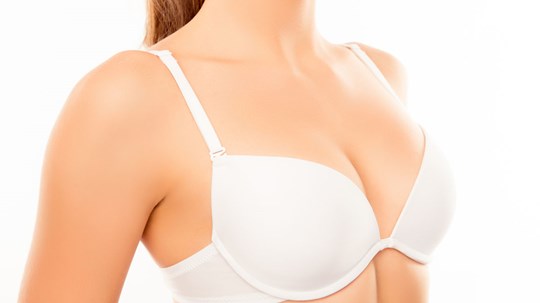 Brystoperasjoner: Brystforstørrelse, brystløft eller brystreduksjon